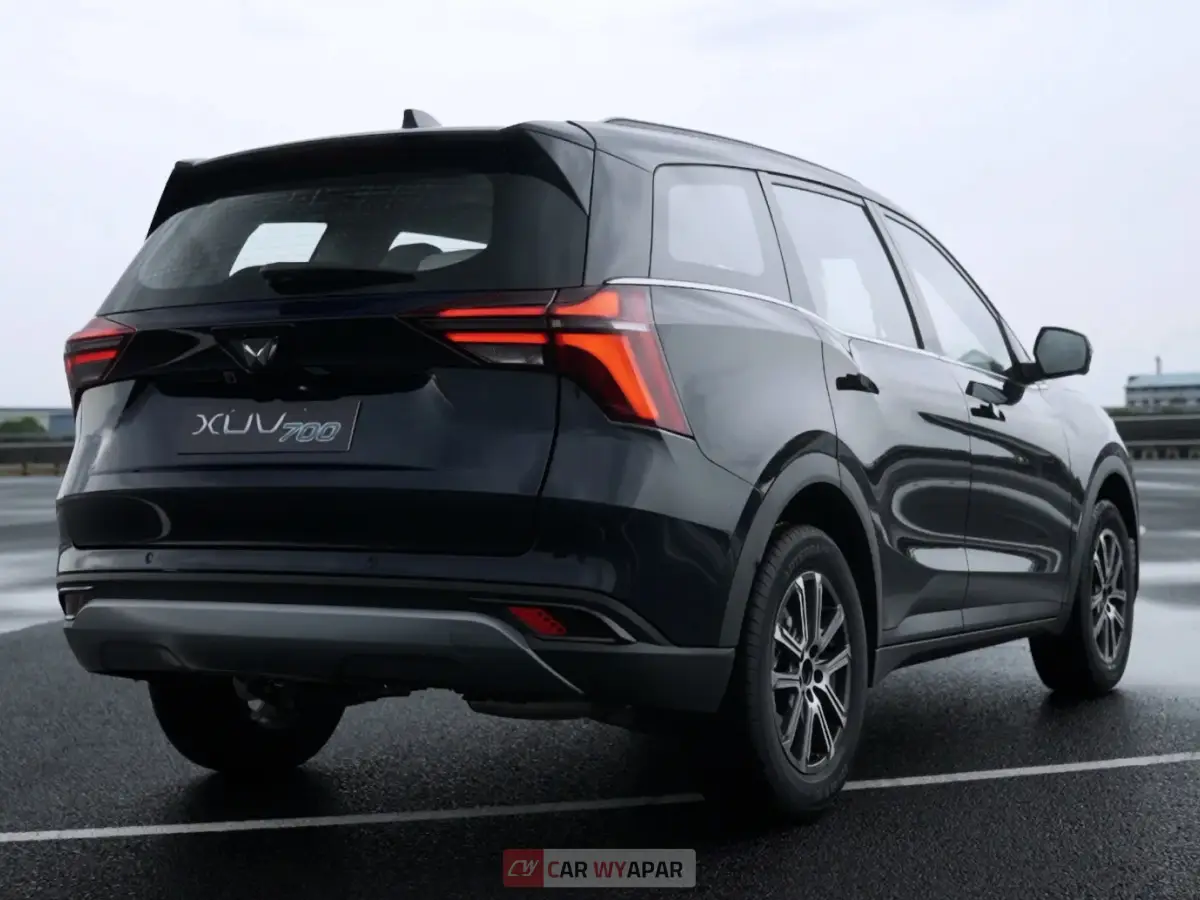 Mahindra XUV 700 Top Feature